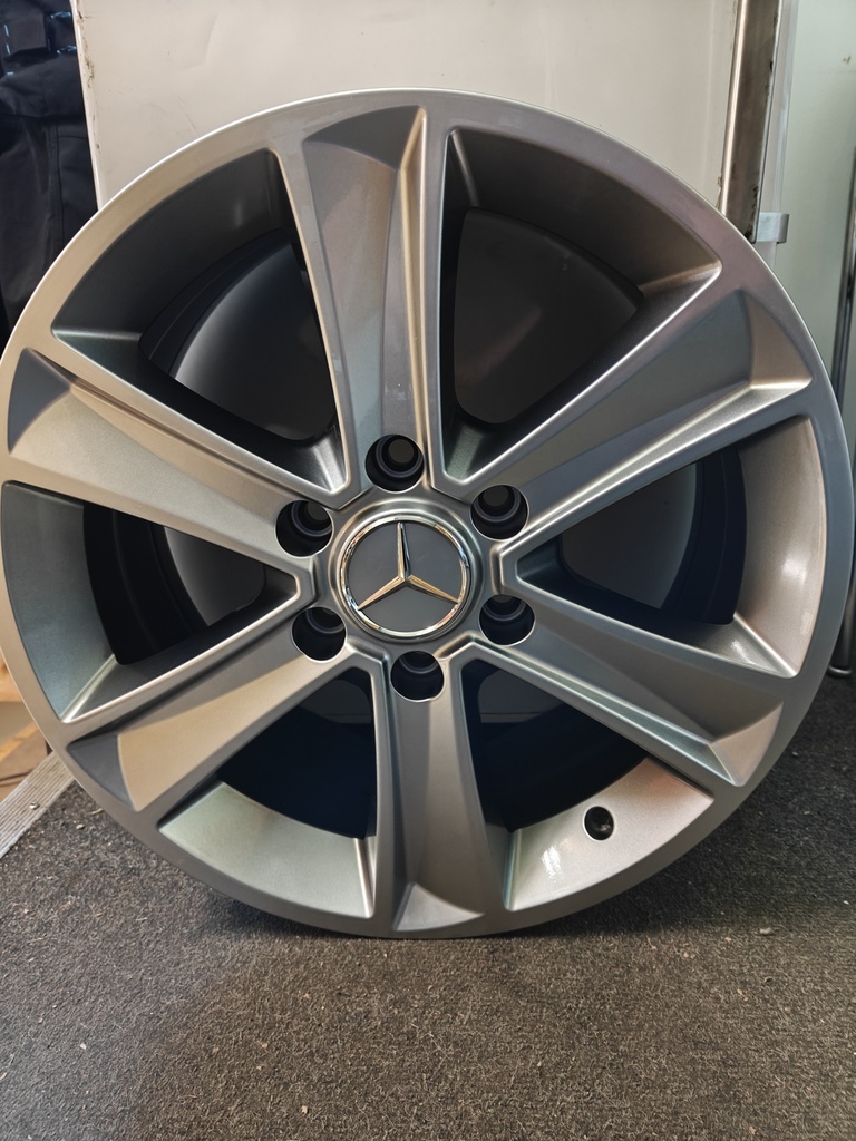 ARCASTING MAMMUT CHROME SILVER 8x18 6/130 ET50 CB84.1