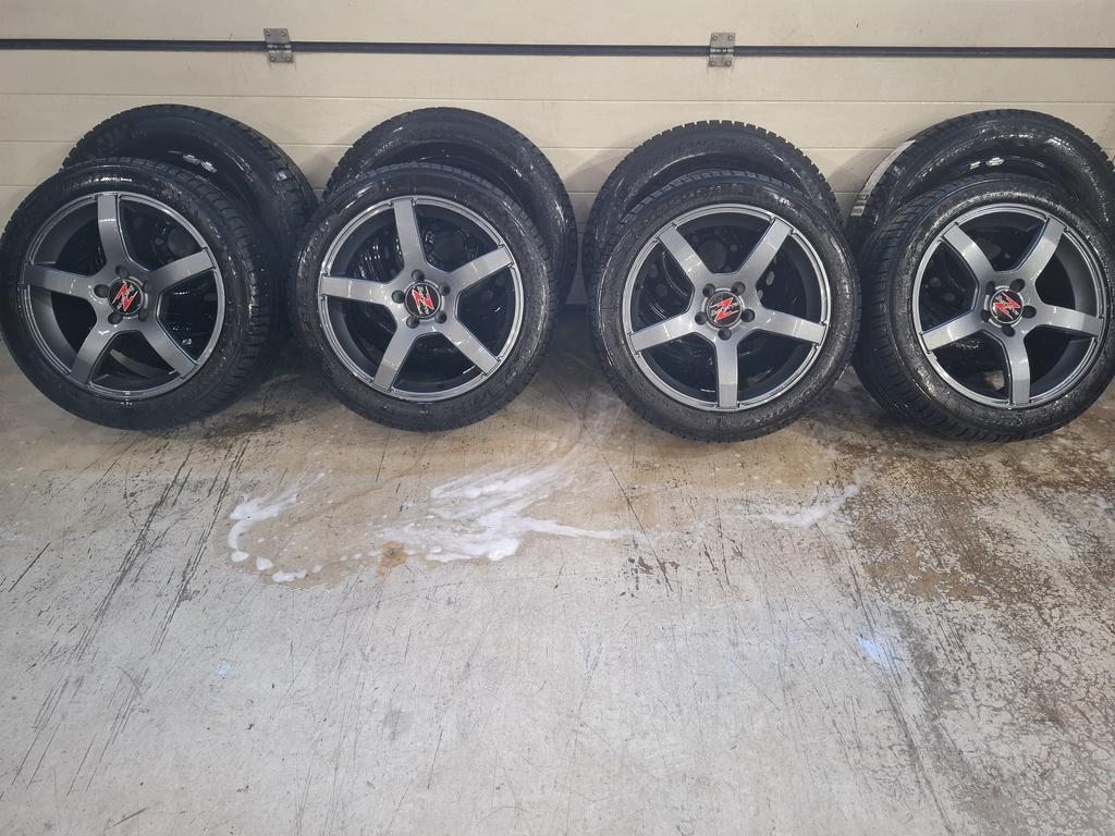 BARZETTA 5X112  ET 35 225/45R17 BF GOODRICH  8MM KUIN UUDET